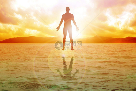 人类物漂浮在平静的水面上积极能量zen和宁图片