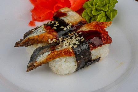 日本传统鳗鱼寿司生姜套餐图片