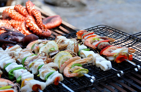 来自希腊美食的传统海鲜烧烤图片