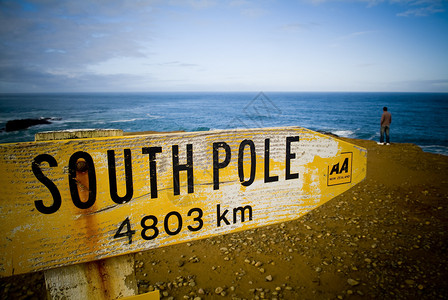 新西兰卡特林斯位于新西兰南岛最南端的SlopePoint提供了向南P方向延伸的广图片