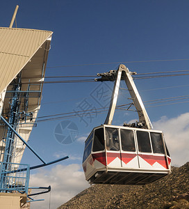 线路尽头的山地电车小屋图片