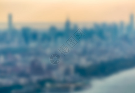 曼哈顿天际线的模糊视图背景图片