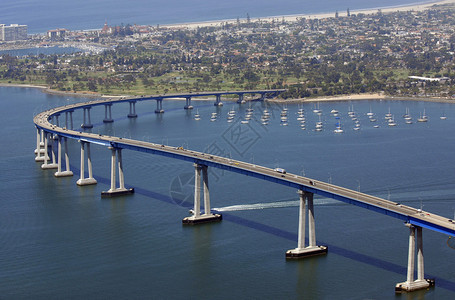 圣地亚哥科罗纳多湾大桥全景图片