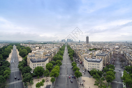 从法国巴黎的ArcdeTriomphe角向LaDefense提供冠军E图片