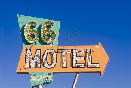 66号老生锈路66号汽车旅馆在废弃汽车旅图片