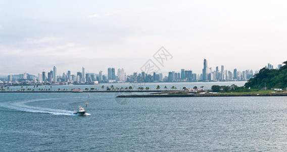 巴拿马城市天线清晨领航船上时有巴拿图片