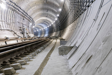 在建的钢筋混凝土管地铁隧道背景图片