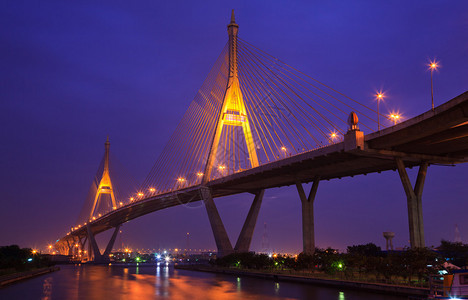 BhumibolMega桥夜间工业环大桥图片