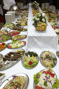 特写自助餐桌安排餐饮图片