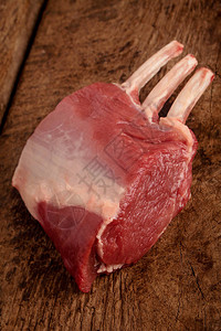 新鲜生切羊肉图片