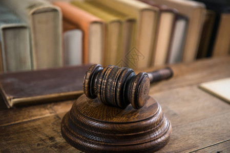 法律与正义主题法律木槌大律师正义概念法律制图片