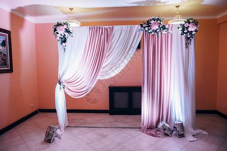 水晶吊灯餐厅的婚礼相片区的时背景