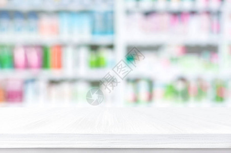 模糊药架或化学和化妆品店背景图片