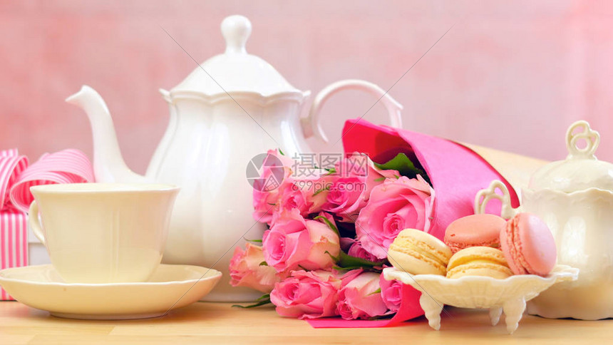 母亲节快乐茶壶的茶叶布置玛卡龙饼干粉图片