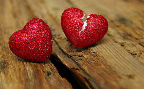 爱情概念破碎的心图片素材