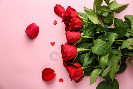 彩色背景的美丽玫瑰情人节庆图片