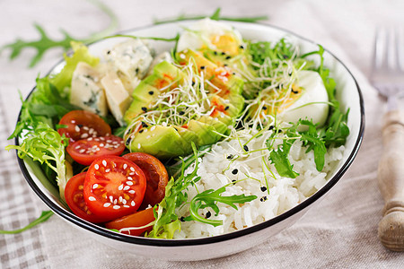 健康绿色的素食者布丁碗午餐图片