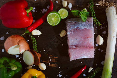 生鱼片配健康节食产品图片