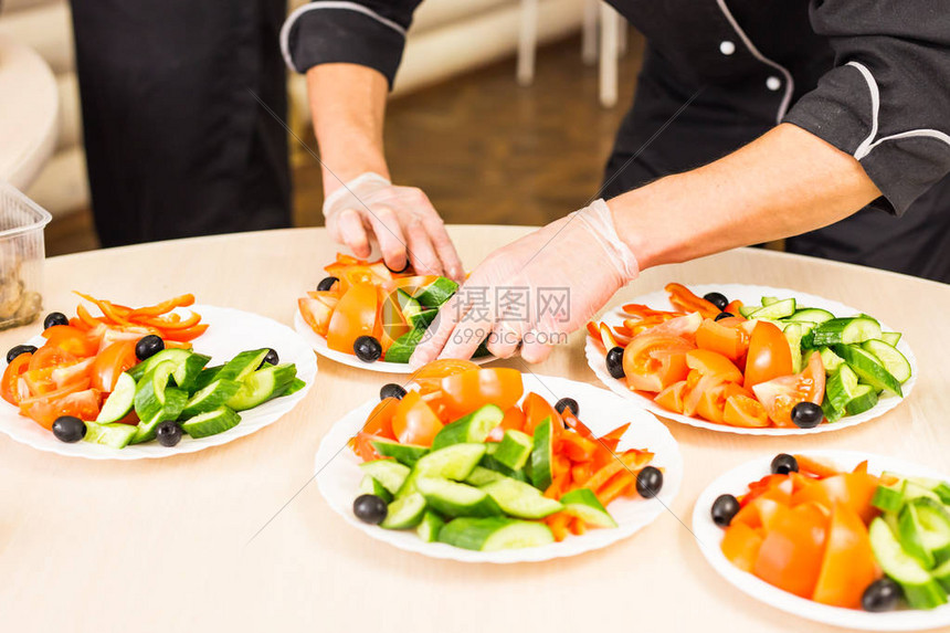 厨师烹饪餐饮厅切厨师手饭店男用刀子准备新图片