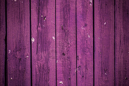 老式木制紫色板越过旧油漆带有复制空间的前视图板的垂直方向设计的背景木制背景图片