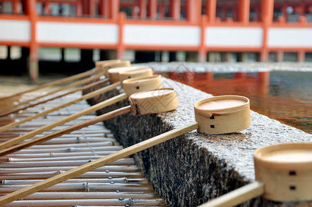 日本严岛神社宫岛的蘸杯图片