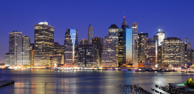 下曼哈顿从纽约市布鲁图片