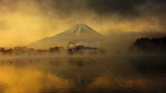 日出时的富士山或富士山图片