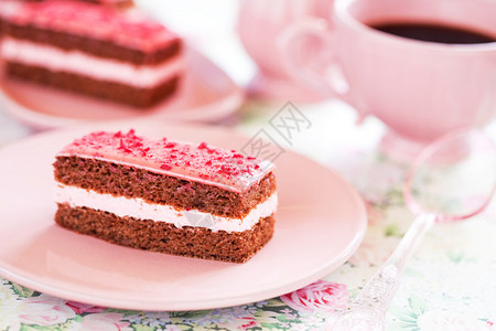 巧克力草莓蛋糕有图片