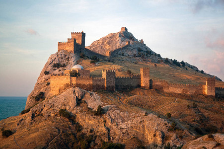 美丽的热那亚堡垒建在苏达克里米亚图片