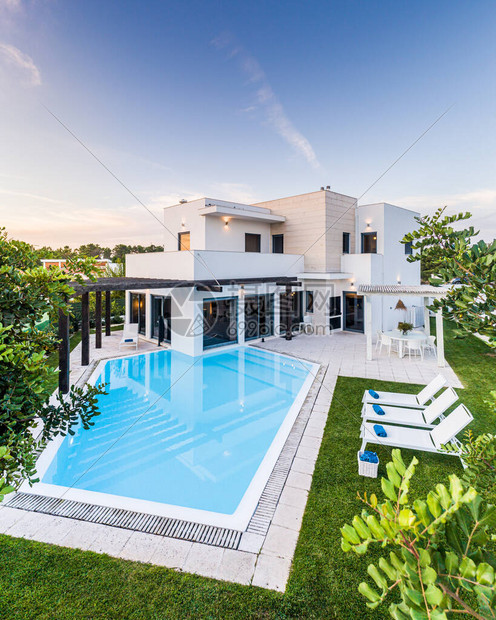 502877643 pinterest-backyard-pool-house-exterior-small-backyard-design