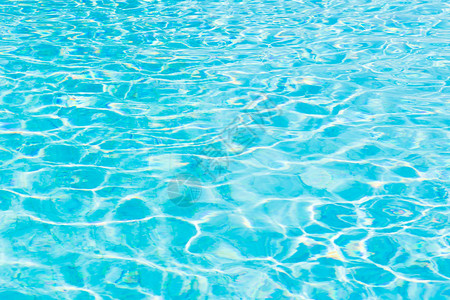 泳池水底的阳光照耀图片