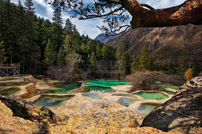 高山观黄龙图片