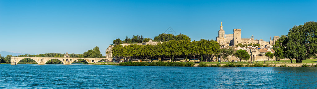 法国阿维尼翁教皇宫的背景