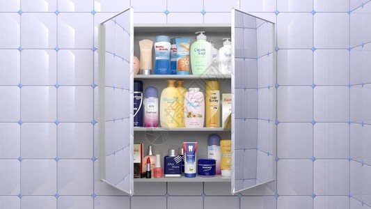 浴室橱柜内各种化妆品和个人图片