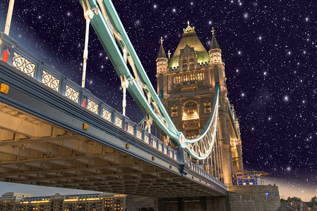 塔桥上空的星英国伦敦图片