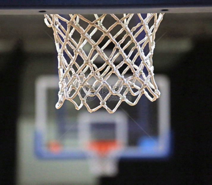 篮网对决湖人欧文NBA直播呈现顶级控卫对决精彩运球与绝杀镜头不断