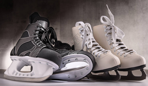 冰球溜冰鞋和花样滑冰鞋背景图片