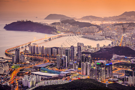 日落时的韩国釜山天际线图片