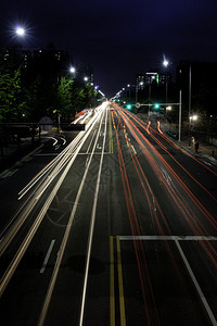 韩国首尔的夜景车灯模糊图片