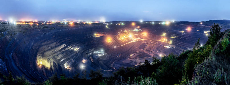 欧洲最大的露天矿图片