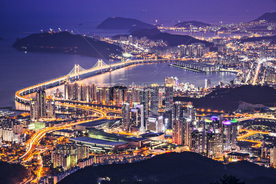韩国釜山夜间鸟瞰图图片