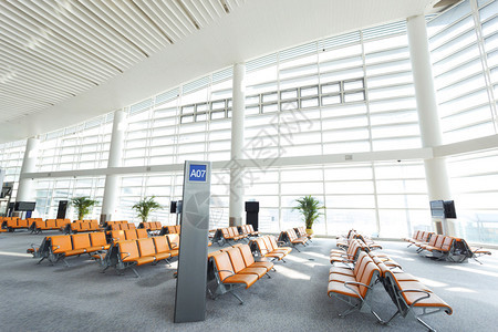现代机场室内候机厅图片