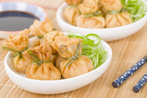 Wonton东方深油炸图片