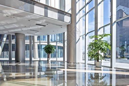 现代办公大楼的空大厅图片