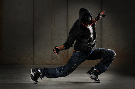 跳舞的hiphop舞者图片