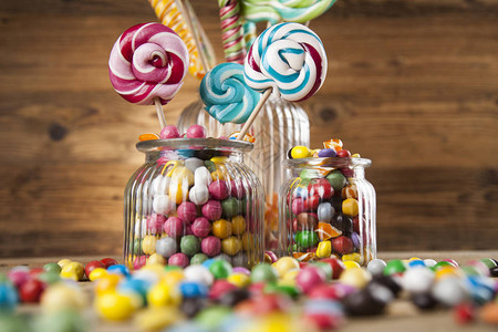 彩色糖果棒糖和口香糖图片