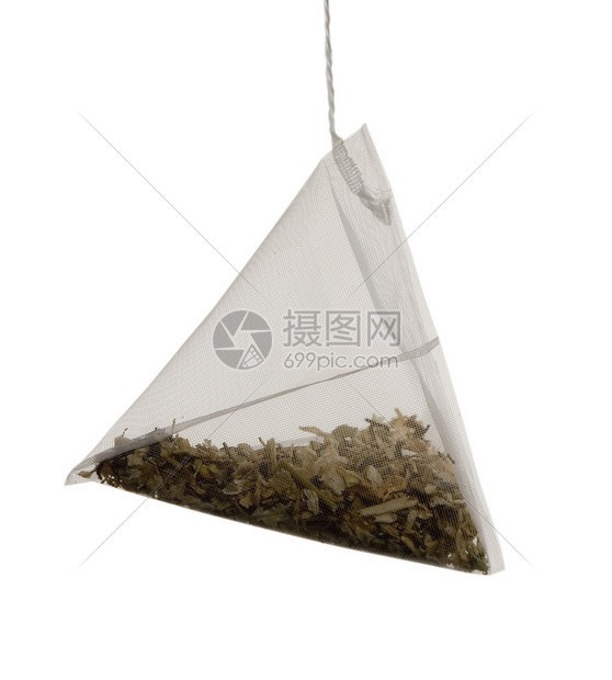 茶包作为白色上的金字塔图片