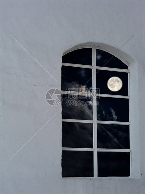 窗外的月亮图片