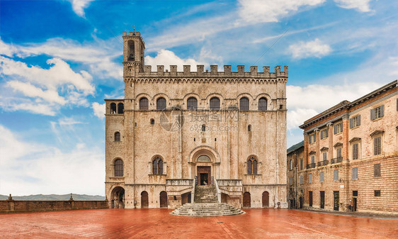 PalazzodeiConsoli是一座中世纪建筑图片