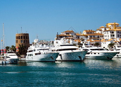 西班牙的地中海奢侈港图片